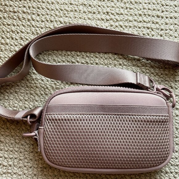 Quince All Day. Neoprene Phone Sling Crossbody Bag - Picture 2 of 13